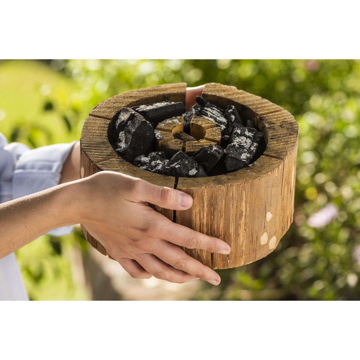 ECOGRILL - Parrilla a Carbón Portátil Ecológica Madera