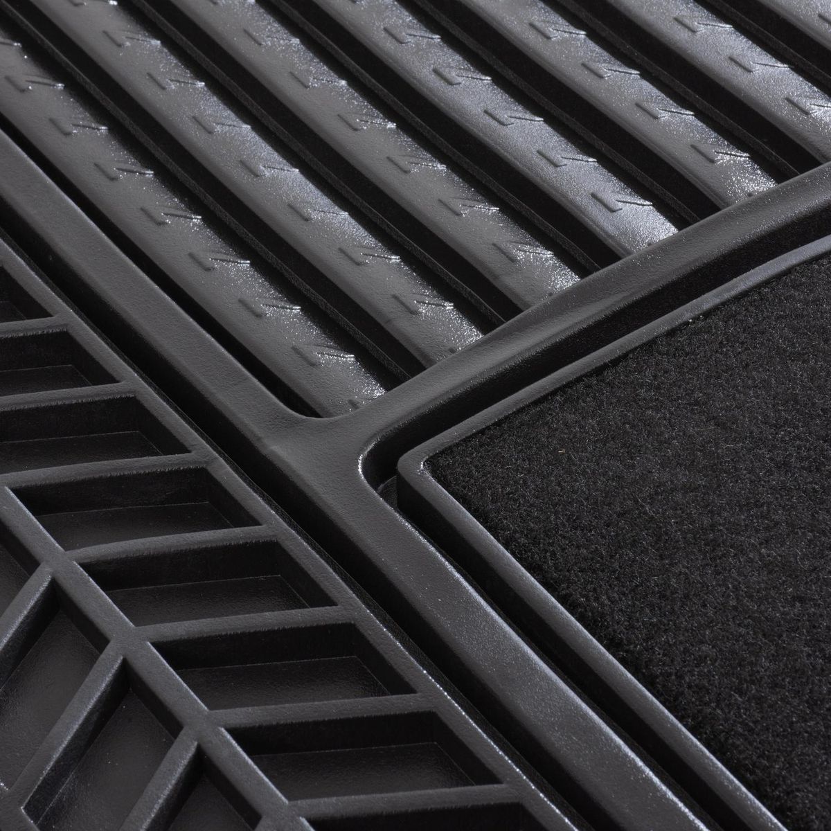 AUTOSTYLE - Protector de piso 4 piezas PVC con alfombra