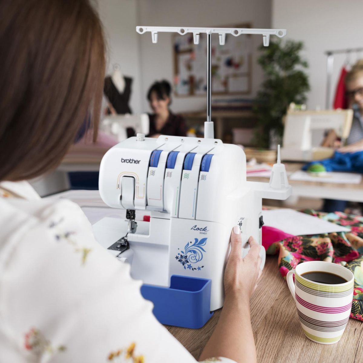 BROTHER - Máquina overlock eléctrica