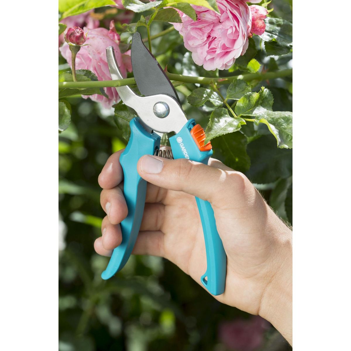 GARDENA - Tijera de podar basica 14 cm Celeste