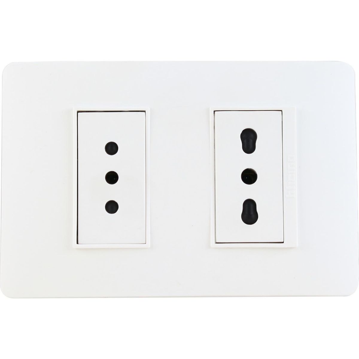 BTICINO - Tomacorriente Doble 10 A Blanco