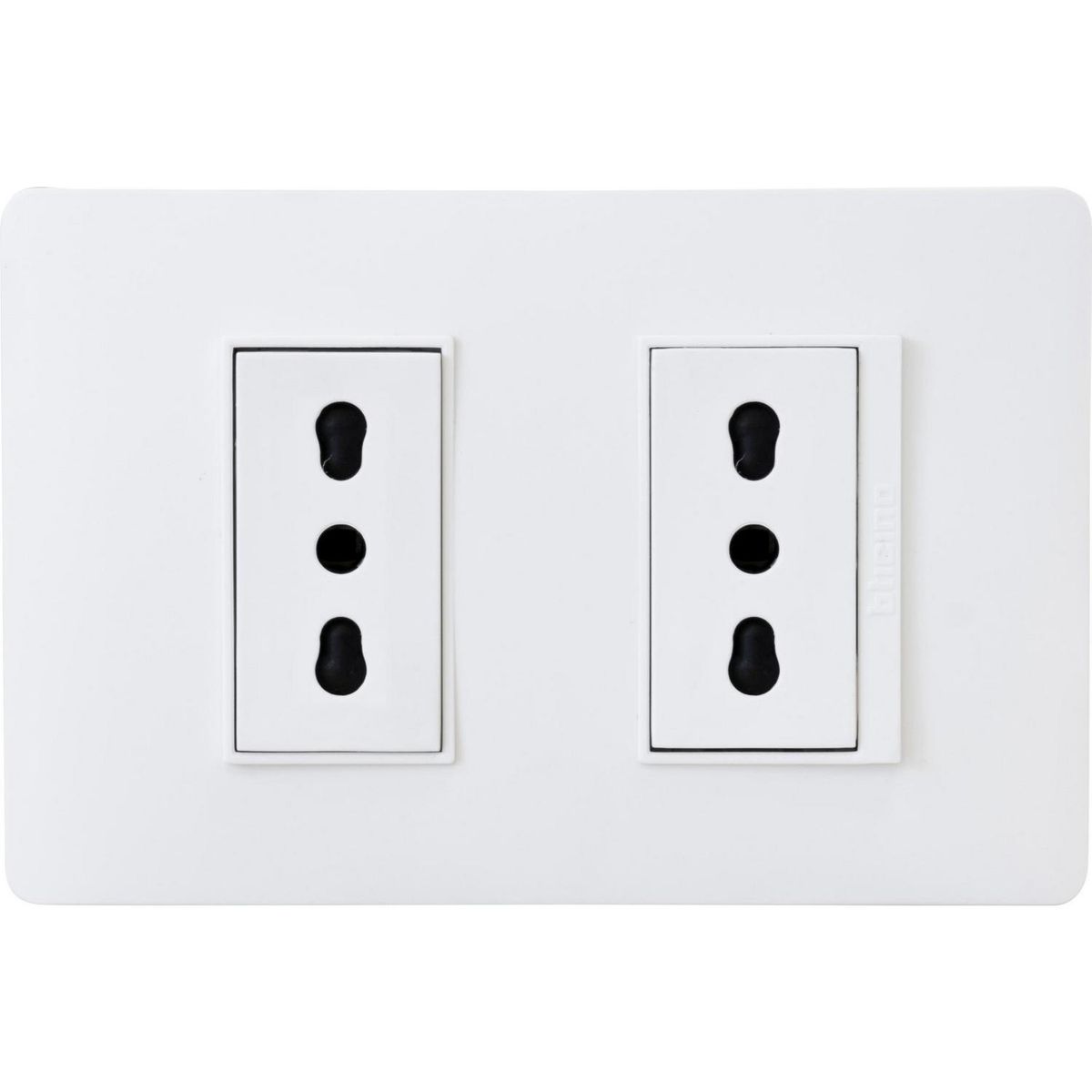 BTICINO - Tomacorriente doble 2p+t 10-16A armada Blanco