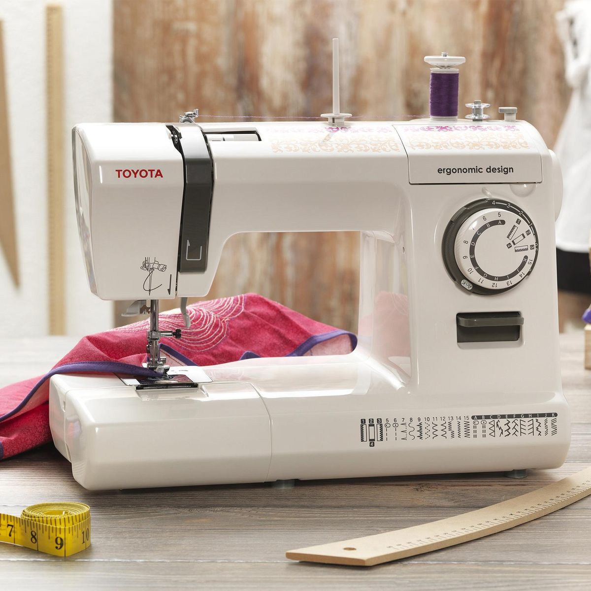 TOYOTA - Máquina de coser eléctrica eco 26