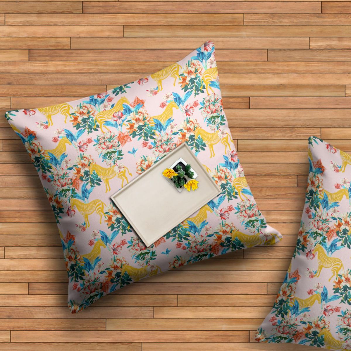 IMPRESIONARTE - Cojín de Piso Floral and Zebras de la India