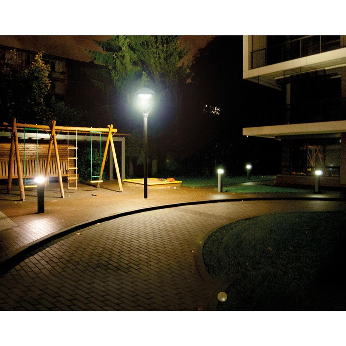 CAXTOR - Pagoda led 60W/220v para poste