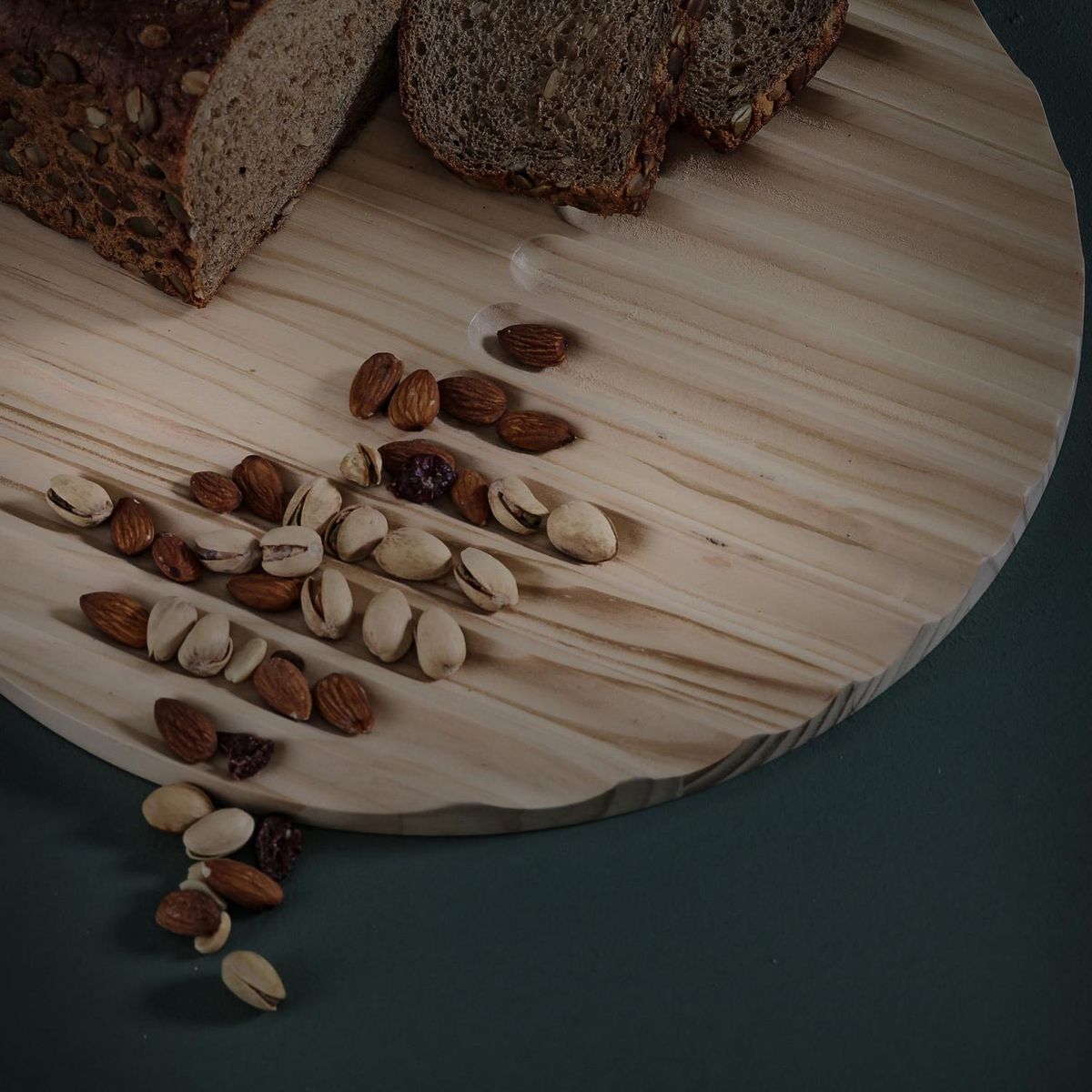 CABALLO DE BATALLA - Tabla pino alistonado redonda 35 cm natural líneas