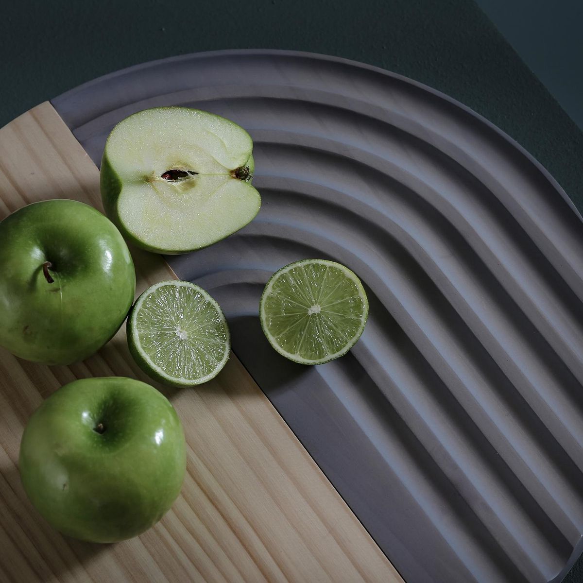 CABALLO DE BATALLA - Tabla pino alistonado redonda 35 cm gris claro y natural