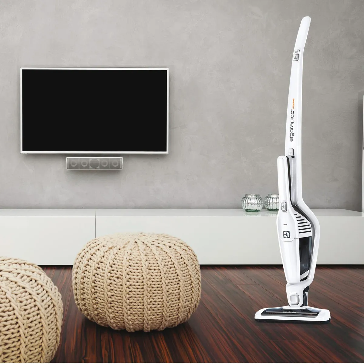 ELECTROLUX - Aspiradora Inalámbrica Vertical 11 W 450 Litros ERGO21