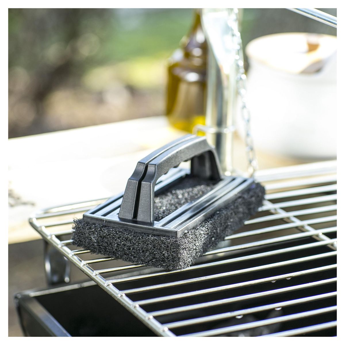 MR BEEF - Esponja abrasiva para limpieza de parrilla con mango plástico