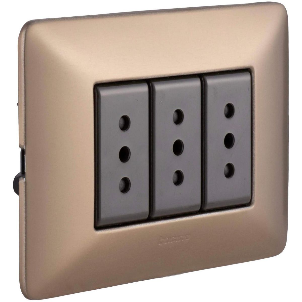 BTICINO - Tomacorriente Triple Armado 10A Titanio