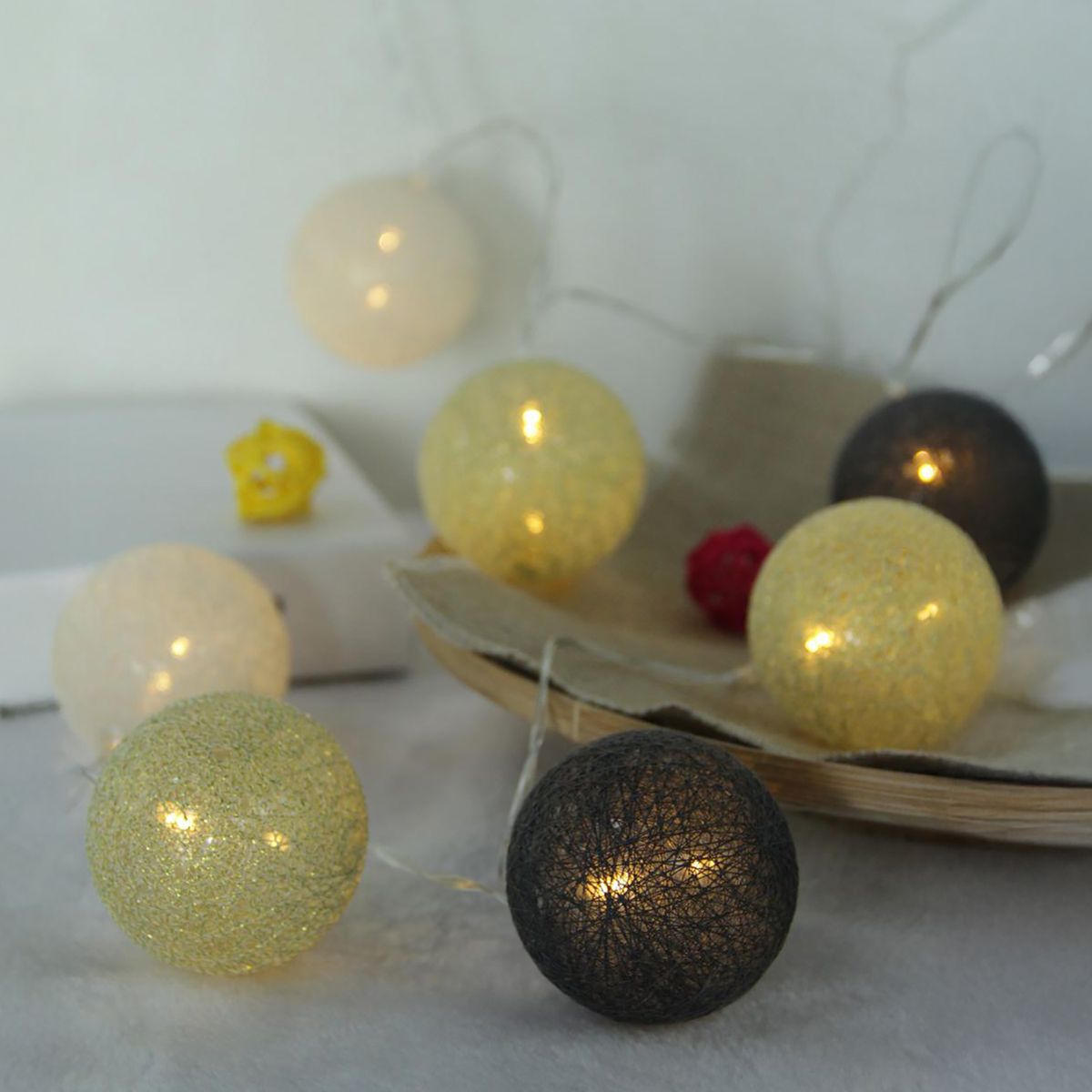 LEDZONE - Guirnalda 220V bola algodón 20 luces