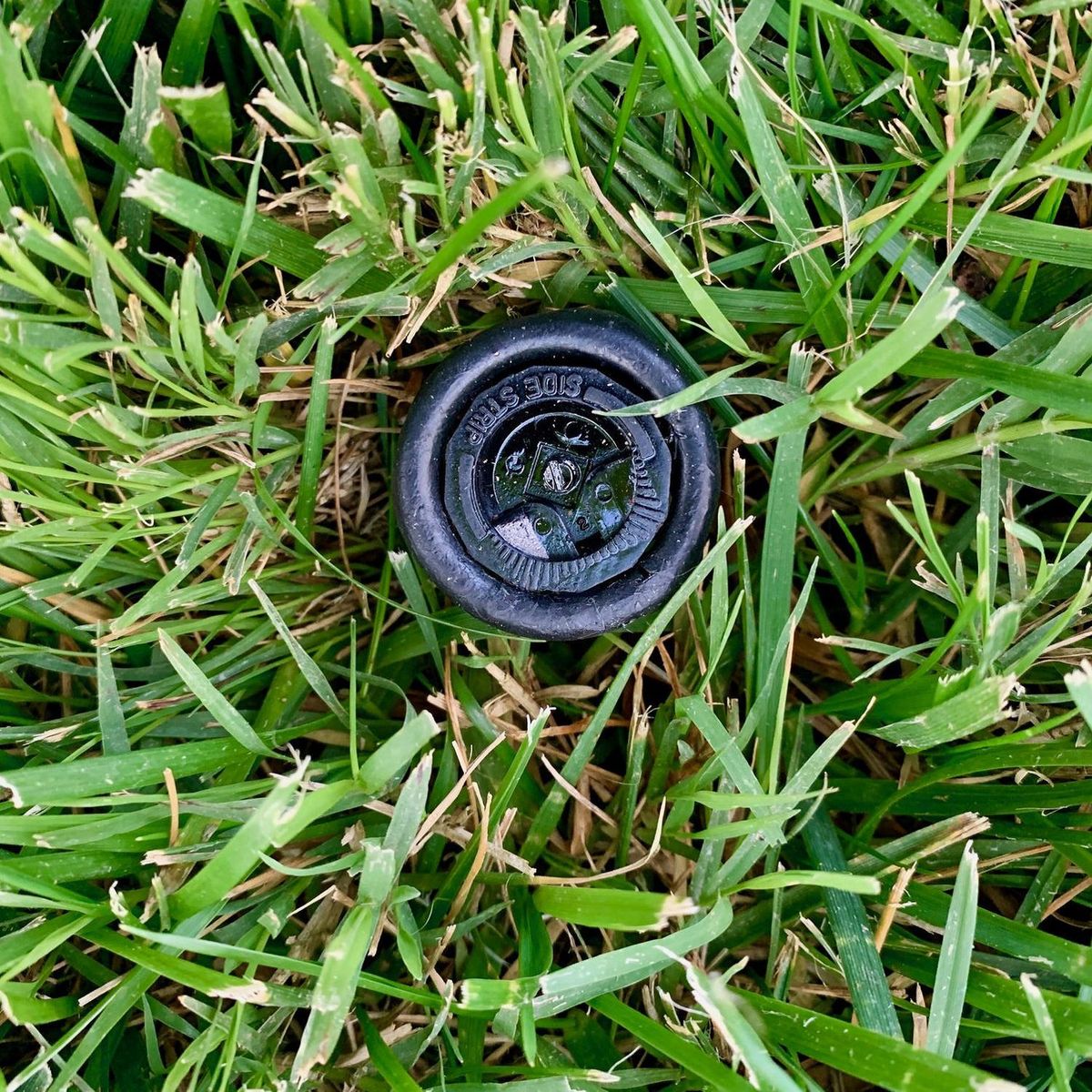 KAS - Protector para riego de acero 3 cm diámetro