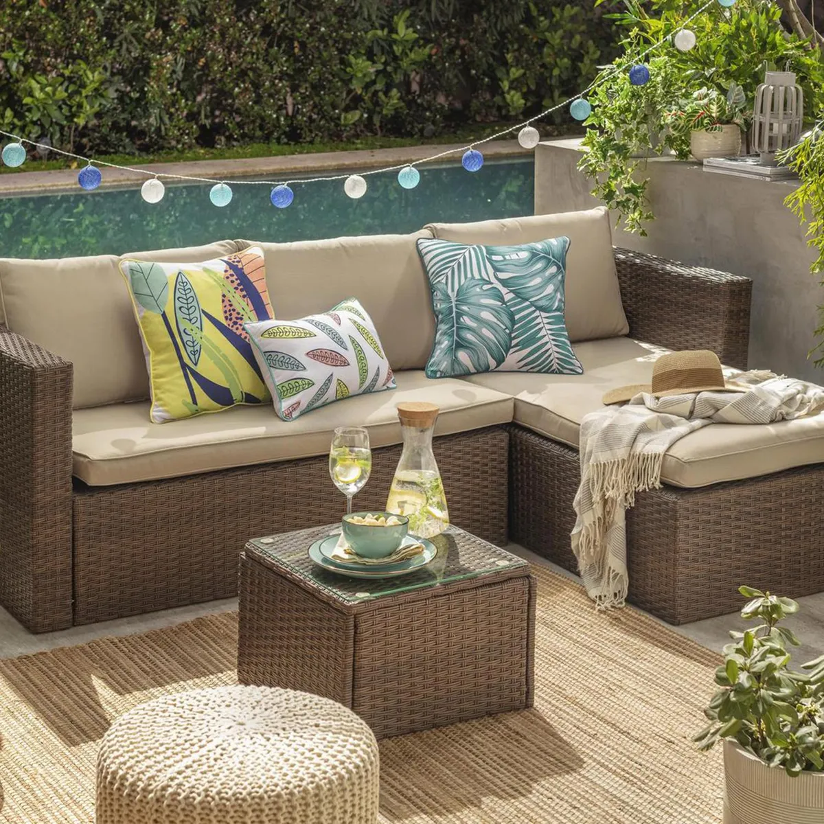 JUST HOME COLLECTION - Juego de Terraza Living Seccional Livorno 4 Personas Café