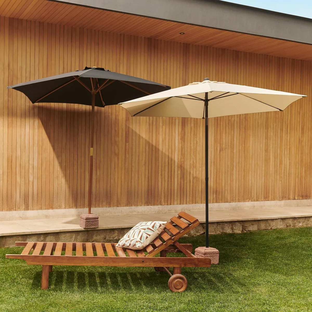 JUST HOME COLLECTION - Quitasol Madera 2.5x2.5 metros Negro