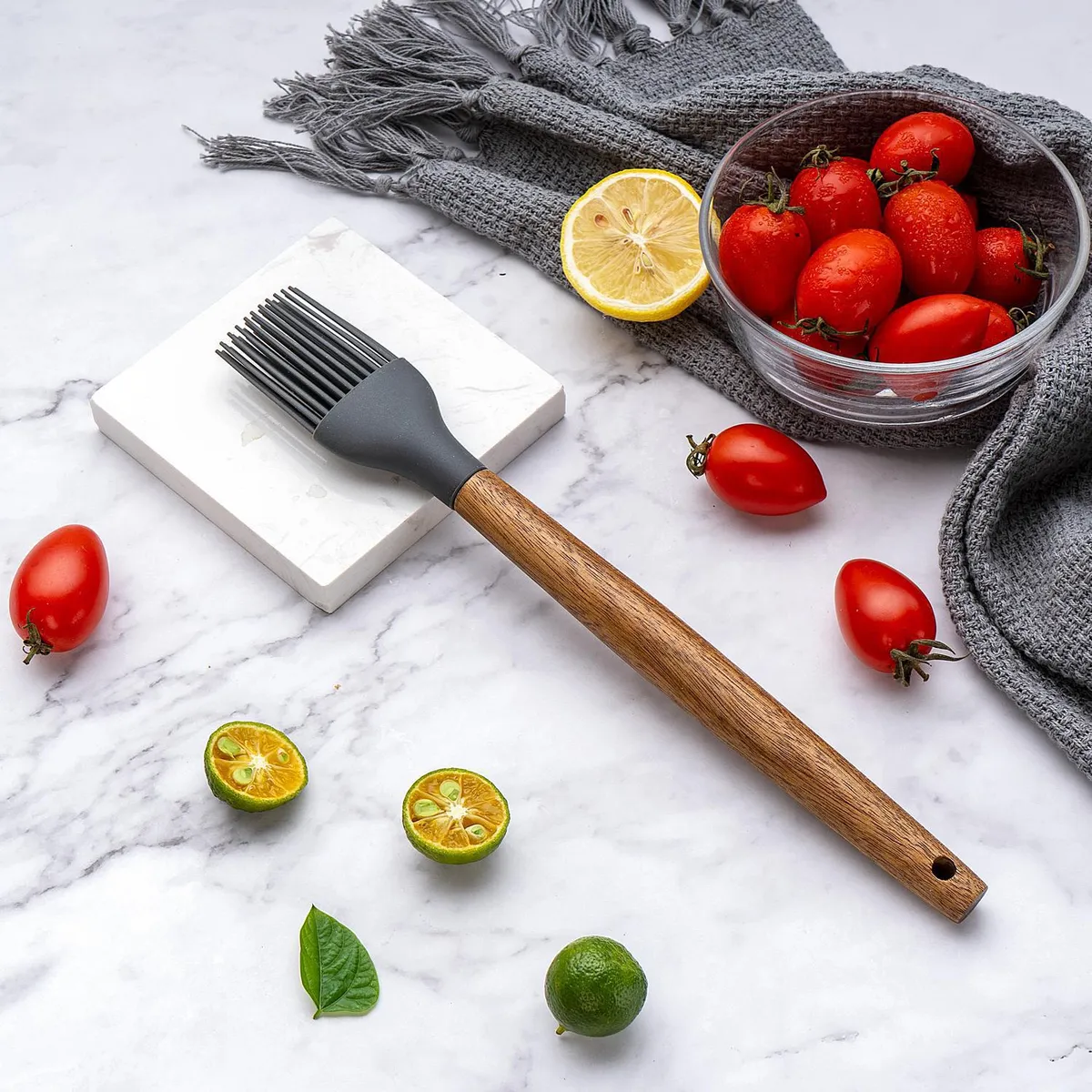 JUST HOME COLLECTION - Brocha silicona gris mango madera