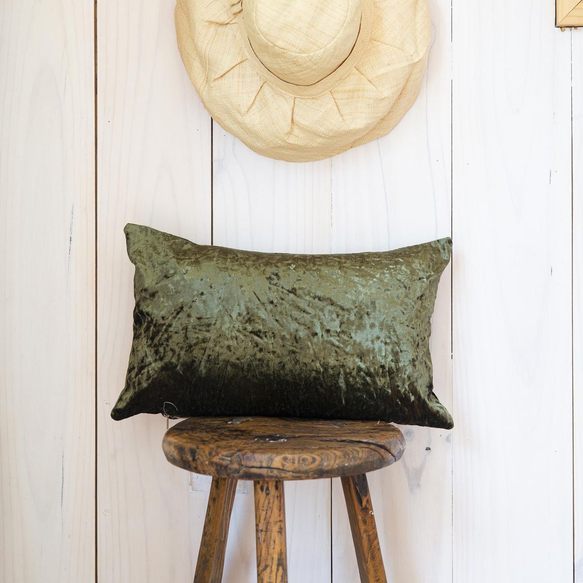 CASA GITANA - Cojín de terciopelo verde oliva 30x50 cm