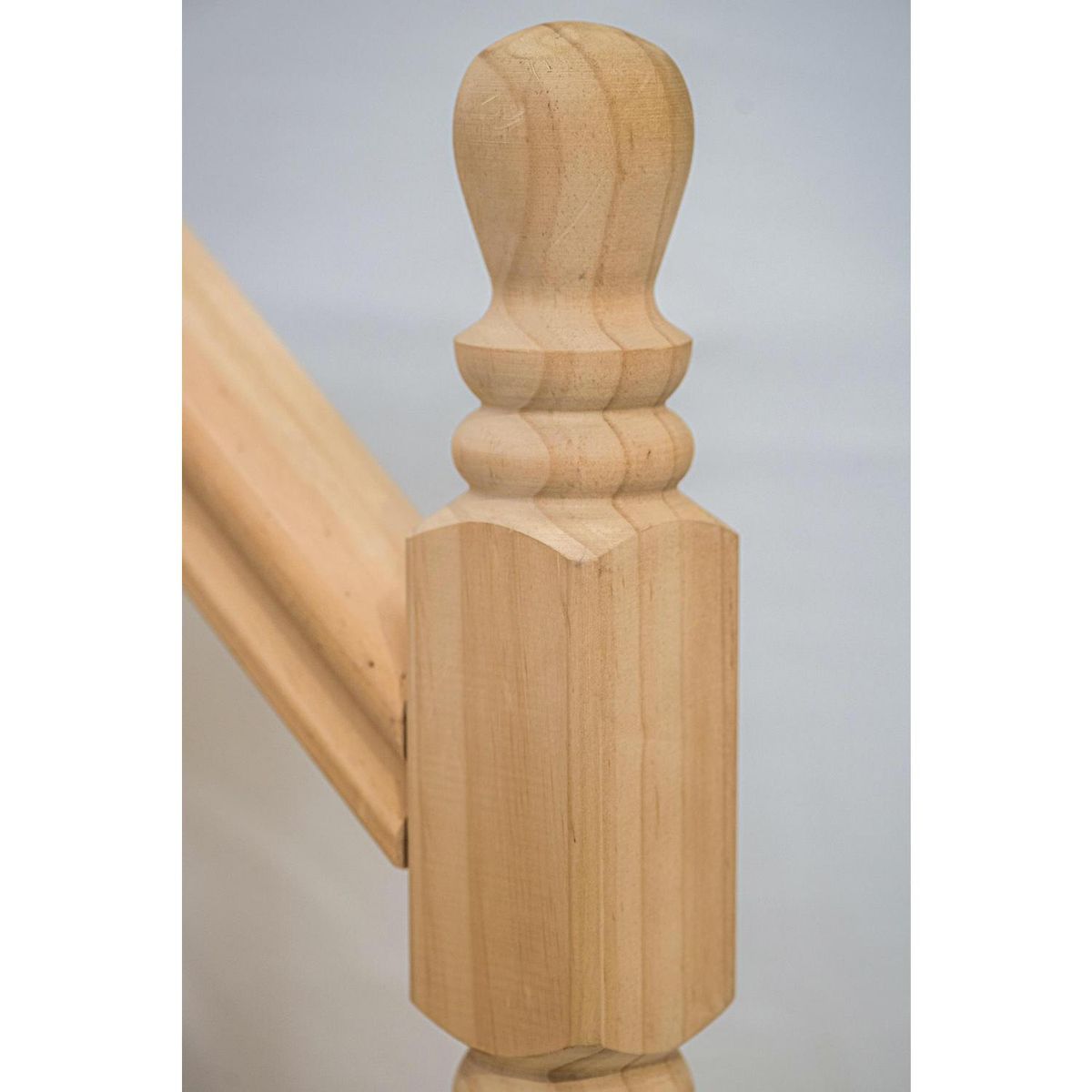 MULTIMARCA - Pilar inicio pino radiata torneado 7X7X102 cm