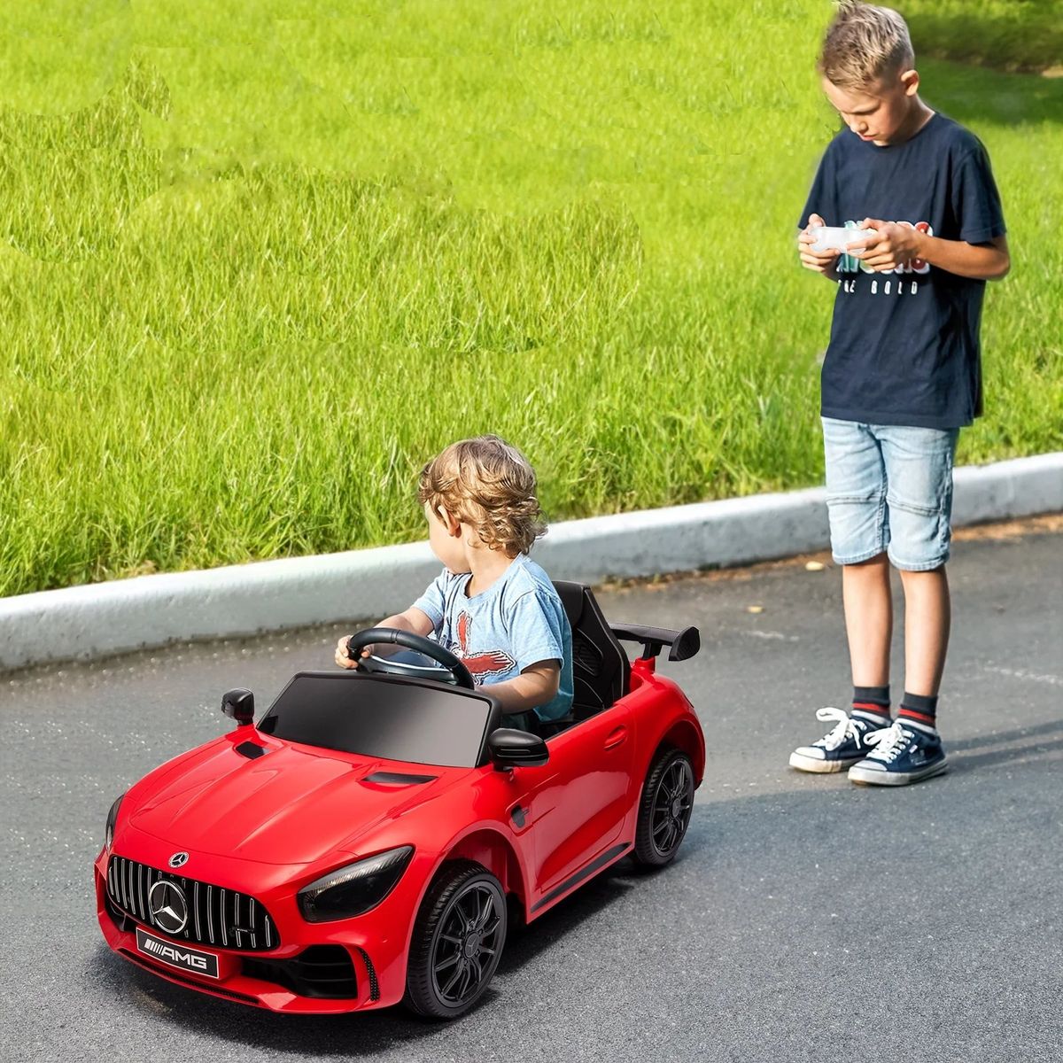 KIDSCOOL - Auto GT rojo bateria 12V licencia Mercedes Benz