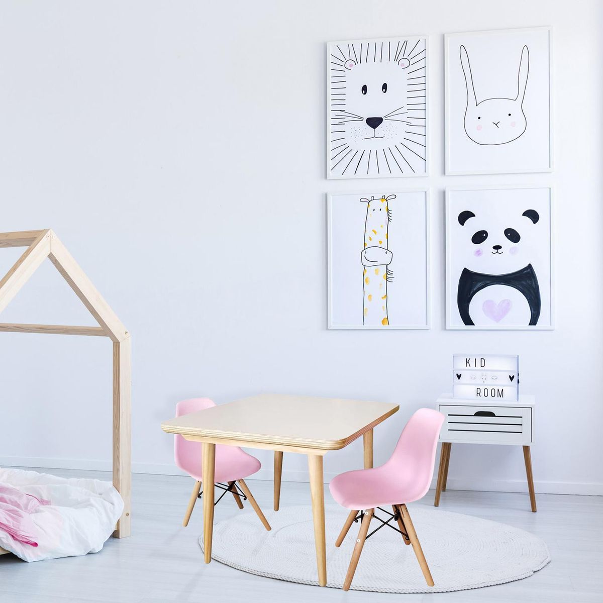 DE PIES A CABEZA - Set Mesa Cuadrada con 2 Sillas Infantil Rosado 65x65x56 cm