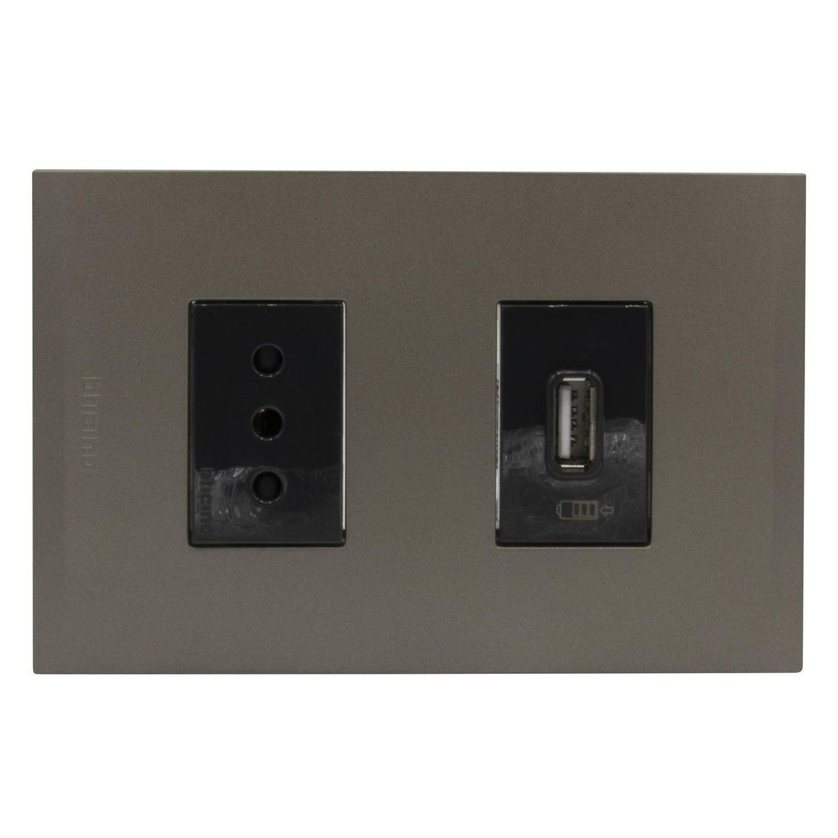 BTICINO - Cargador usb a+Toma 10a ant pl1+1p terra nóbile