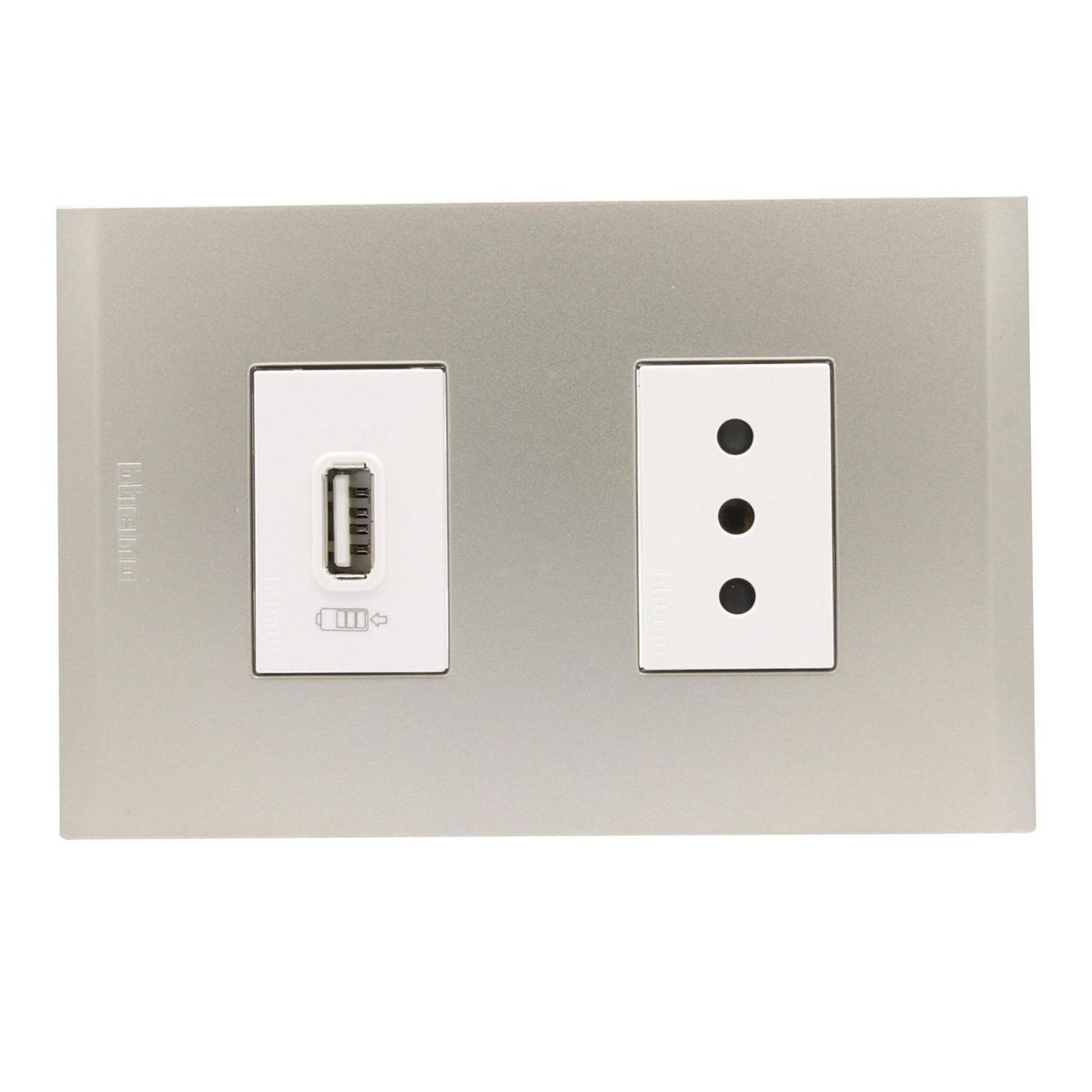 BTICINO - Cargador usb a+ Toma 10a blanco pl1+1p perla nóbile