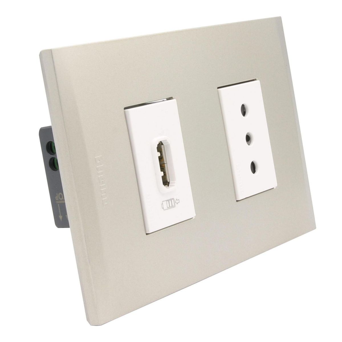 BTICINO - Cargador usb a+ Toma 10a blanco pl1+1p perla nóbile