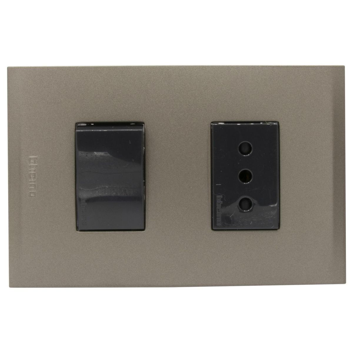 BTICINO - Interruptor 10ax+Toma 10a ant pl1+1p terra nóbile