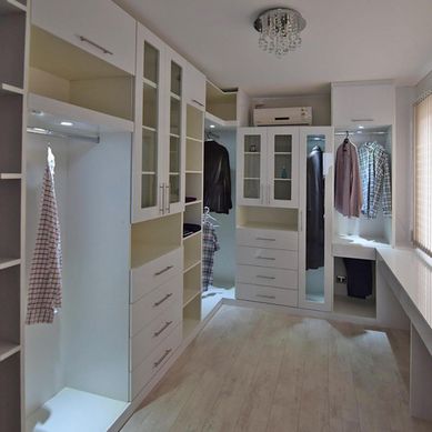Walk In Closet Color Blanco 250cm de Largo 55cm de Fondo 240cm de Alto
