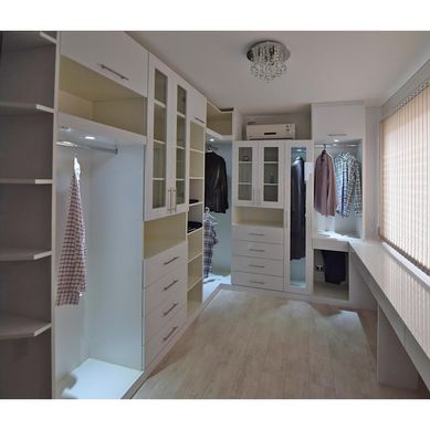 Walk In Closet Color Blanco 510cm de Largo 55cm de Fondo 240cm de Alto