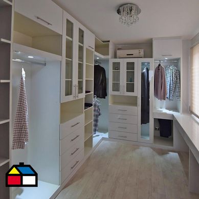 Walk In Closet Color Blanco 570cm de Largo 55cm de Fondo 240cm de Alto