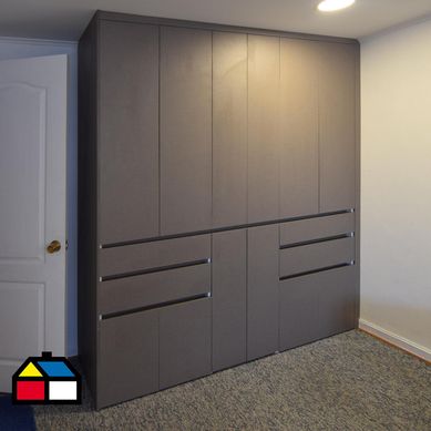 Closet color Seda Note 540 cm de Largo 55 cm de Fondo 240 cm de Alto.