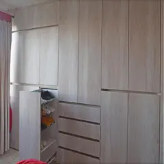 JUST HOME COLLECTION - Closet Toscana 530cm Largo 55cms de Fondo 240cm de Alto