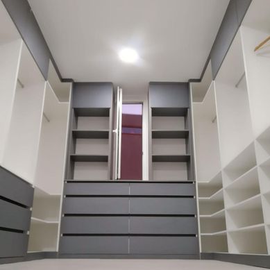 Walk In Closet Color Seda Note 450cm Largo 55cm Fondo 240cm Alto.