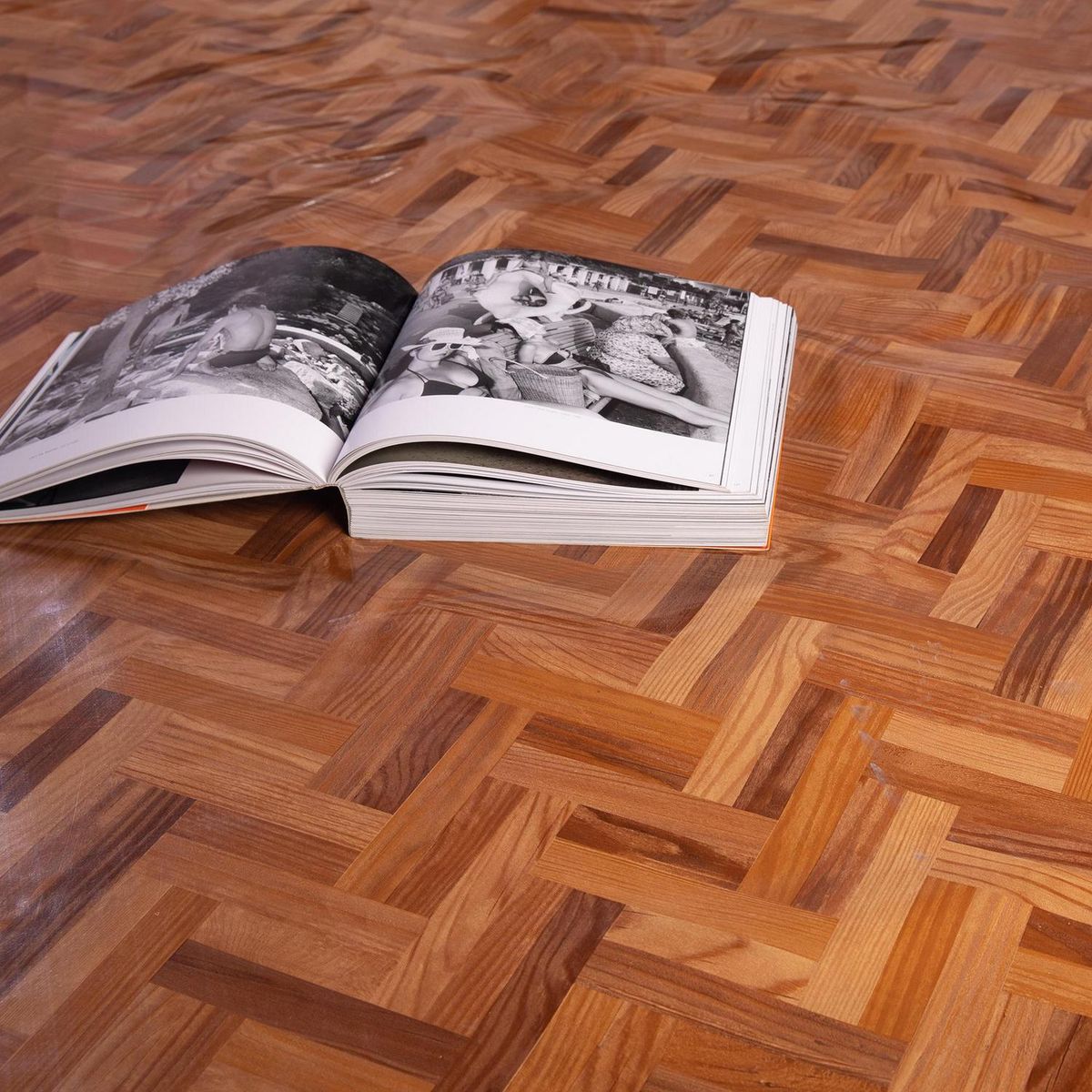 DIB - Piso Vinílico rollo diseño parquet 70 m2
