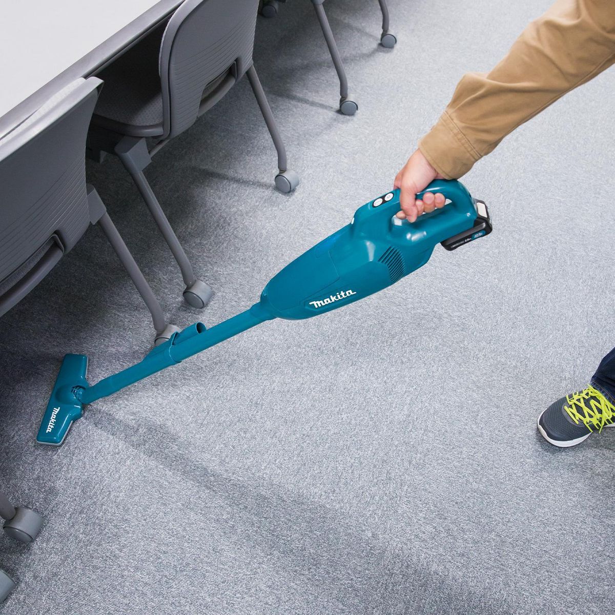 MAKITA - Aspiradora Inalámbrica con Batería 32 W 0.5 Litros CL107FDWY