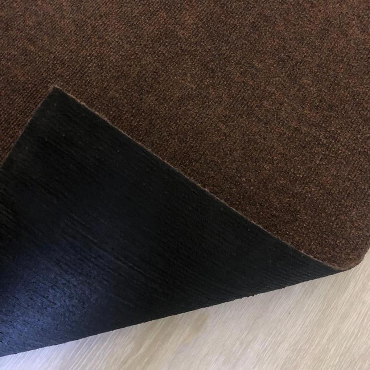 GEOTEX - Cubrepiso con goma 24 m2 café