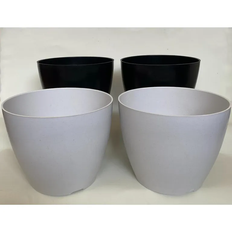 Set de 4 Maceteros Biodegradables Actual, 2 Negros y 2 Blancos