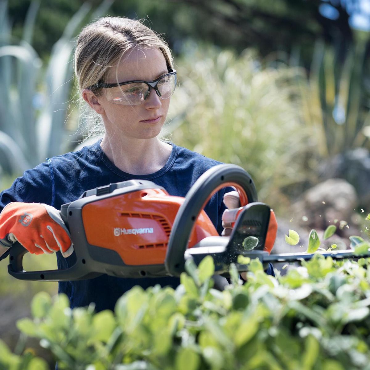 HUSQVARNA - Cortasetos Inalámbrico Li 520Ihd60 sin Batería y Cargador