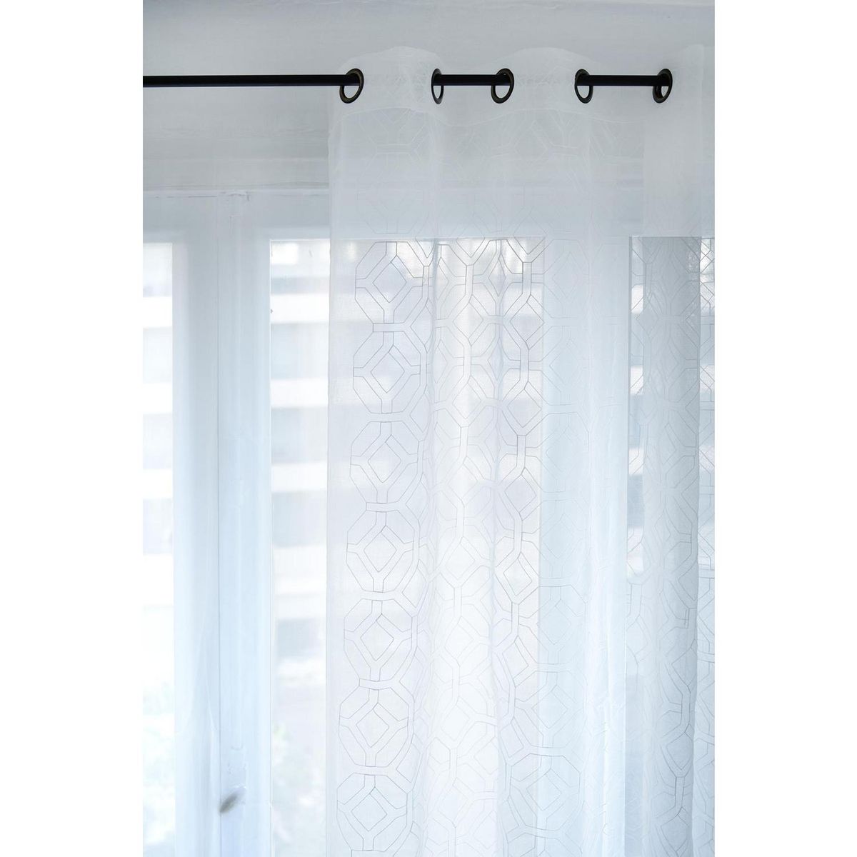 MASHINI - Cortina velo bordado argolla 140x220 cm geo blanco