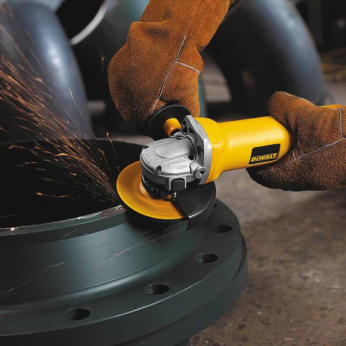 DEWALT - Esmeril angular eléctrico 4,5" 1400W