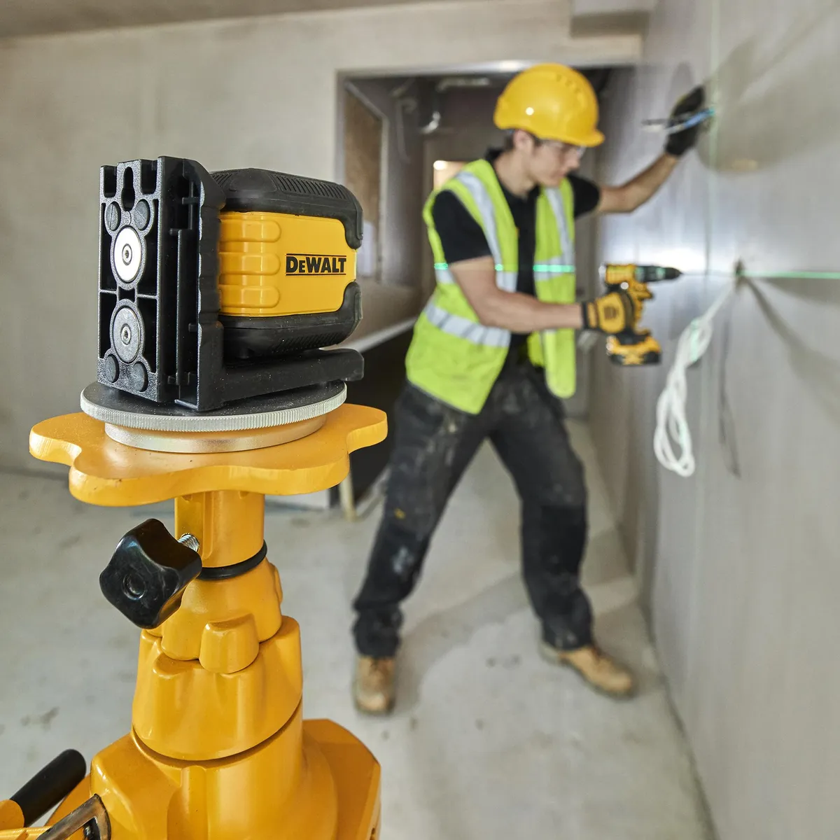 DEWALT - Nivel láser líneas cruzadas 12 metros rojo