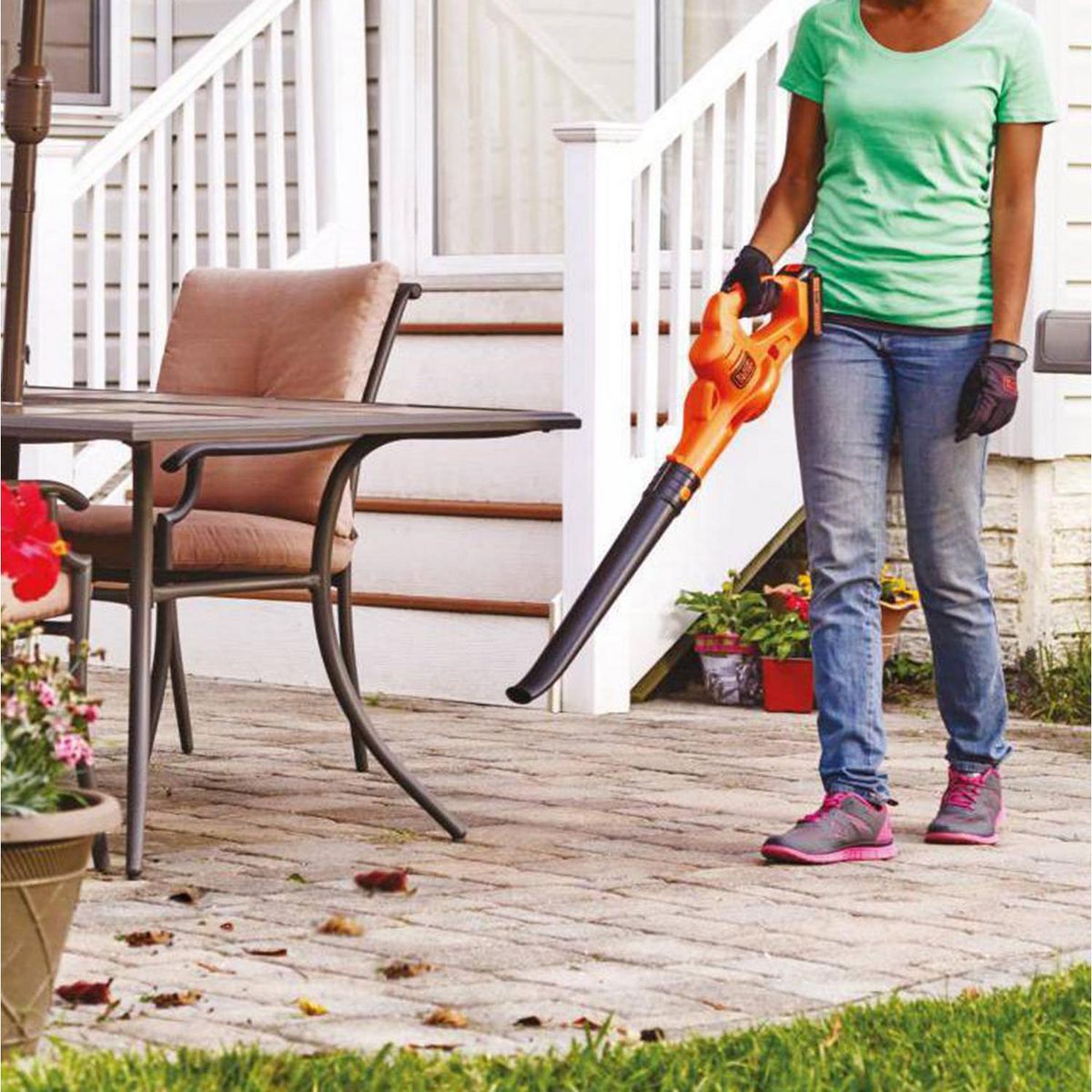 BLACK+DECKER - Soplador de Aire Inalámbrico 20V Con 1 Batería y Cargador