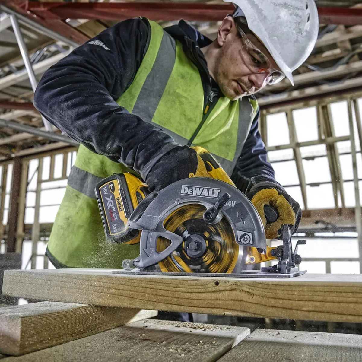 DEWALT - Sierra circular inalámbrica 7 1/4" 60V + 2 baterías