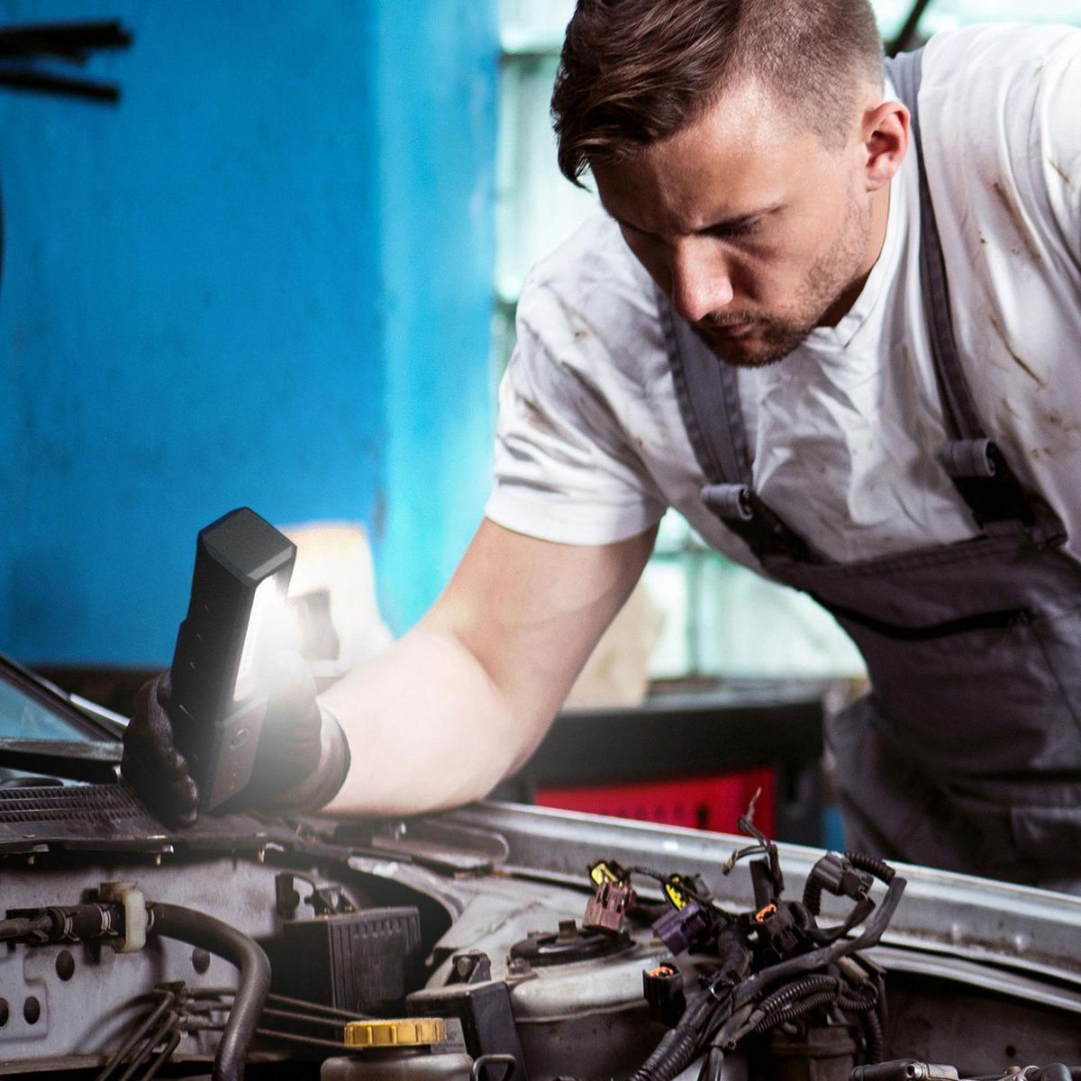 DURACELL - Linterna trabajo 500 Lúmenes (3 pilas AA incluidas)