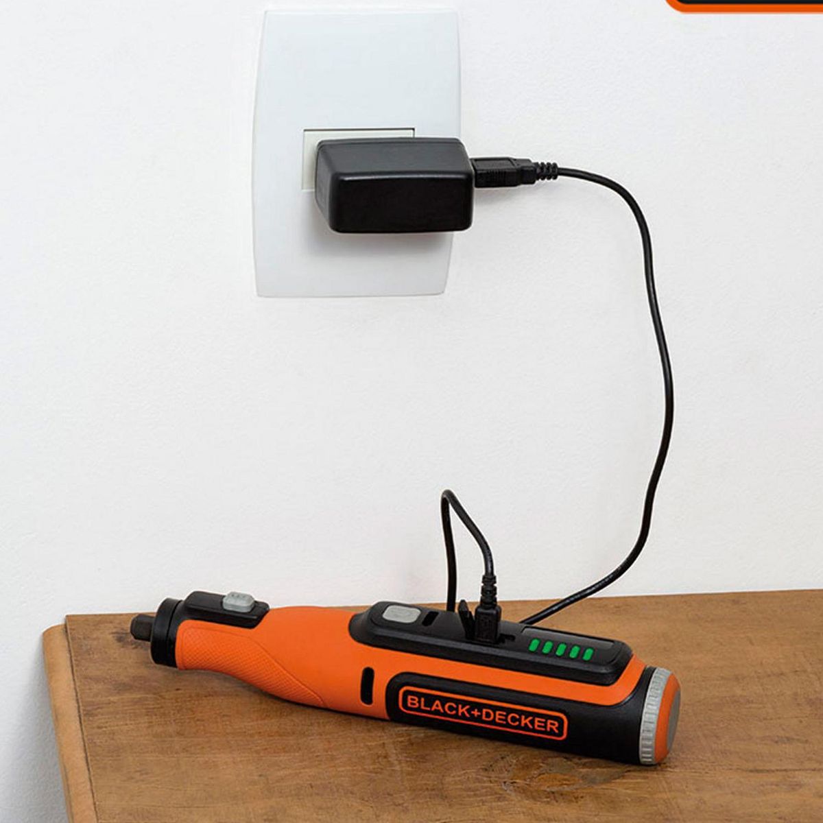 BLACK+DECKER - Multiherramienta rotativa inalámbrica 8V + 35 Accesorios