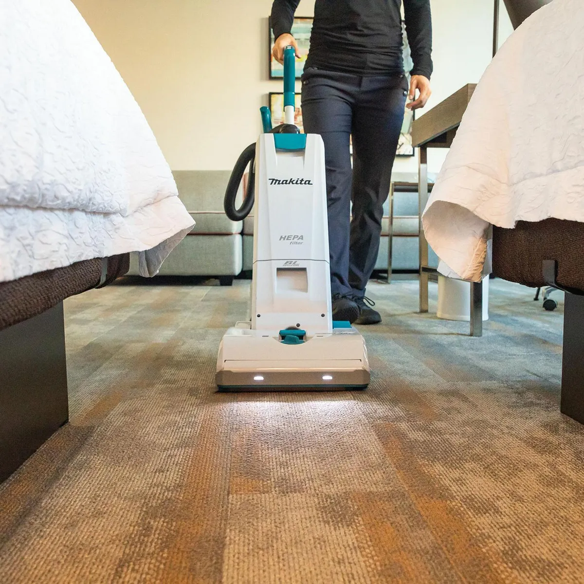 MAKITA - Aspiradora Silenciosa con Filtro HEPA 85 W 5 Litros DVC560PT2