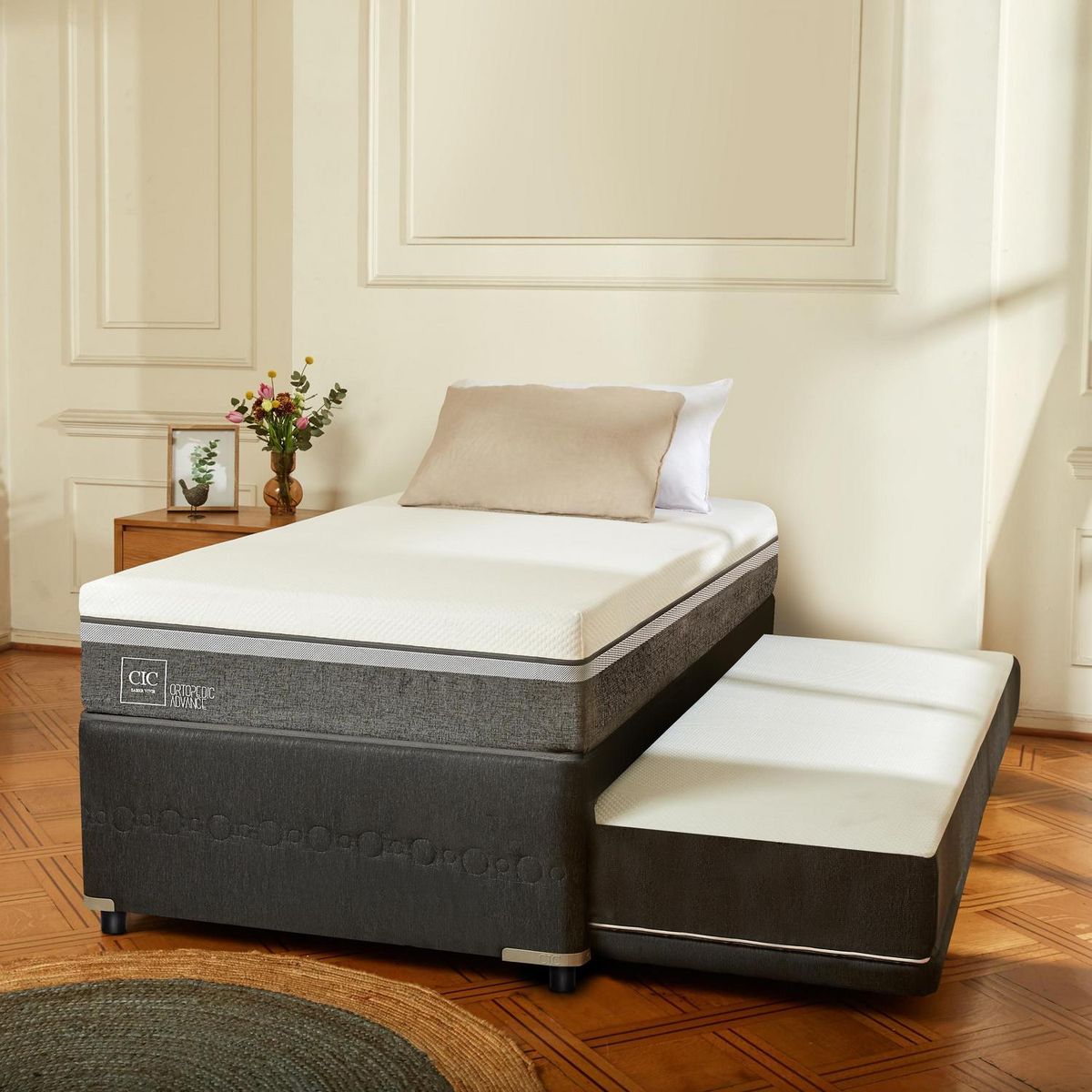 CIC - Divan ort adv black solo