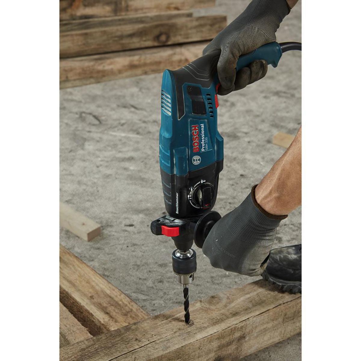 BOSCH - Martillo perforador eléctrico 720W 2.0 J