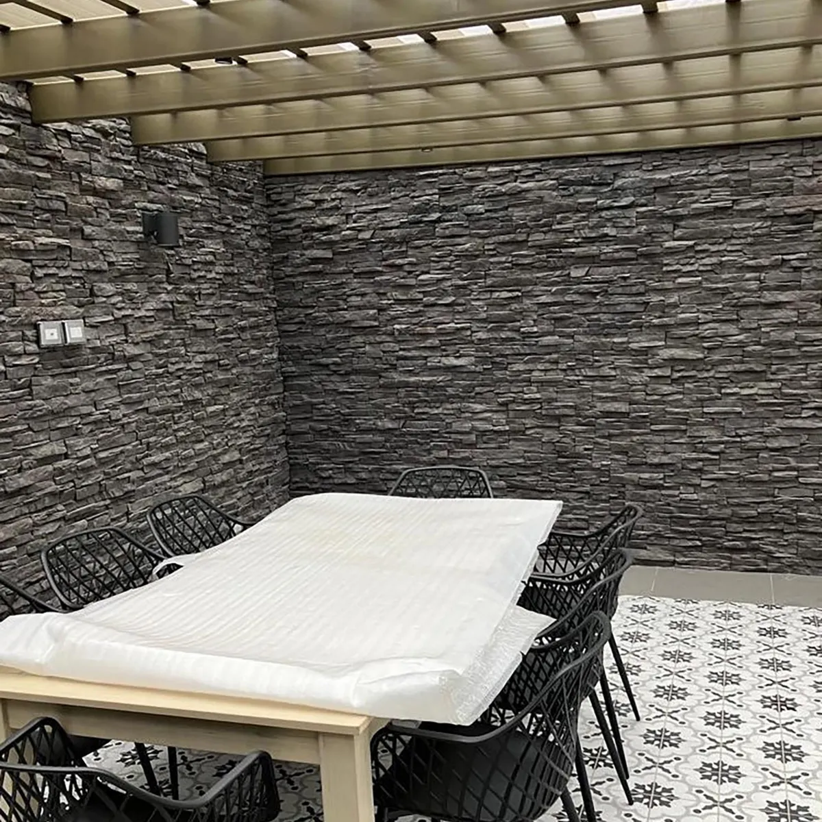 NATSTONE - Piedra Reconstituida Tungurahua color Negra 0,25 m2