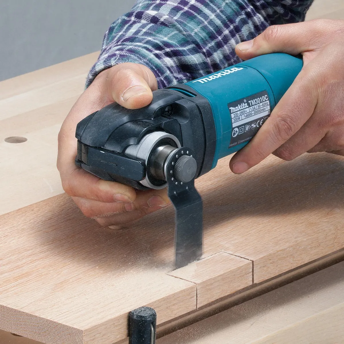 MAKITA - Multiherramienta eléctrica 320W